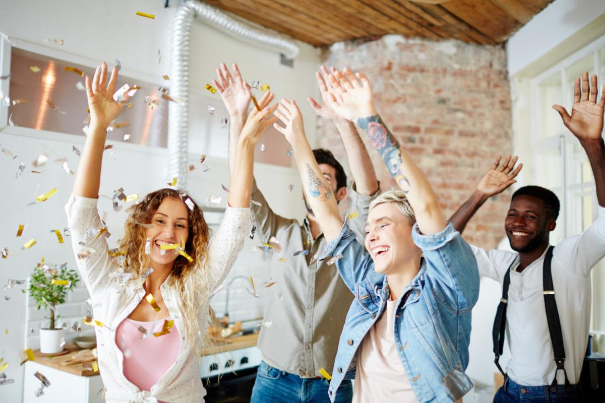 Five Steps to Throw a Successful Apartment Party
